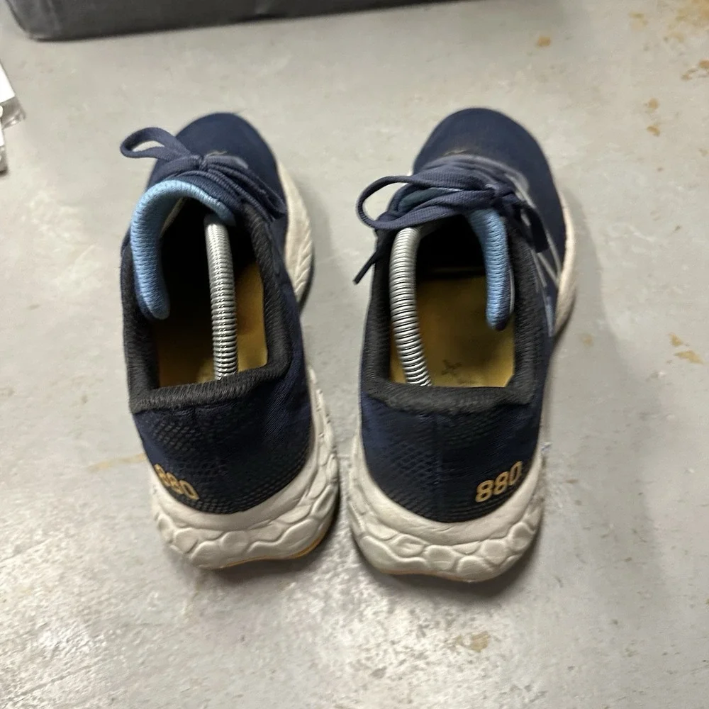 Mens New Balance Fresh Foam 880v13 Navy Blue Yellow Size 9.5 Walking Shoes‎